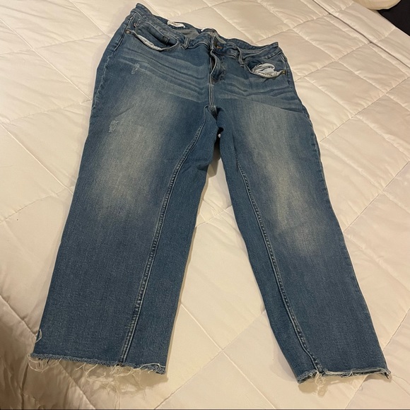 Vigoss Pants - 🐝Vigoss Marley Capri size 16🐝